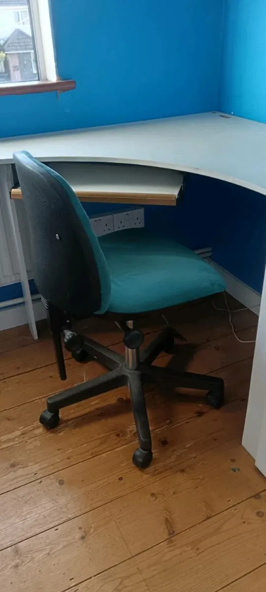 Free home office chairs - Image 2