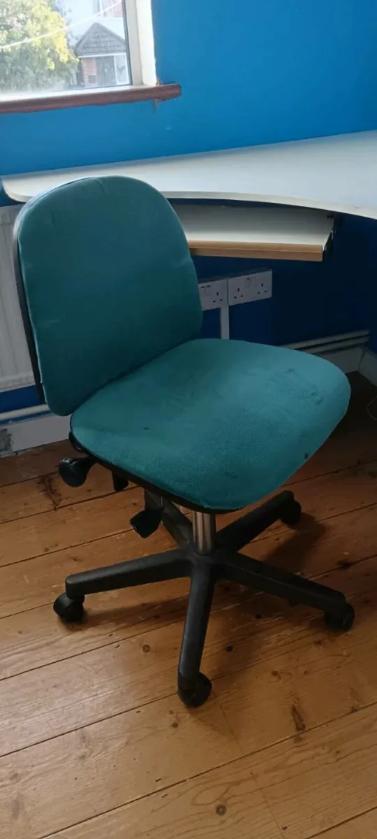 Free home office chairs - Image 3
