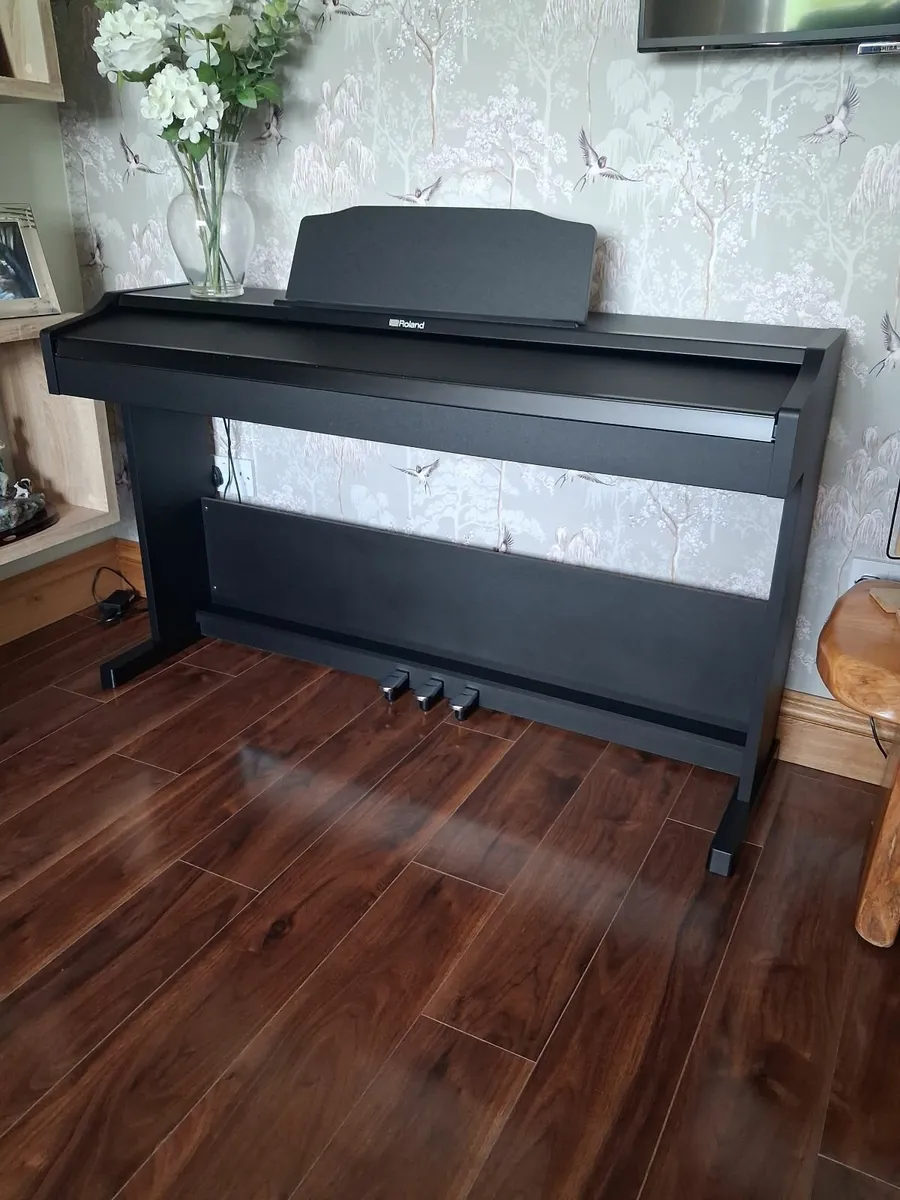 Roland Piano - Image 3