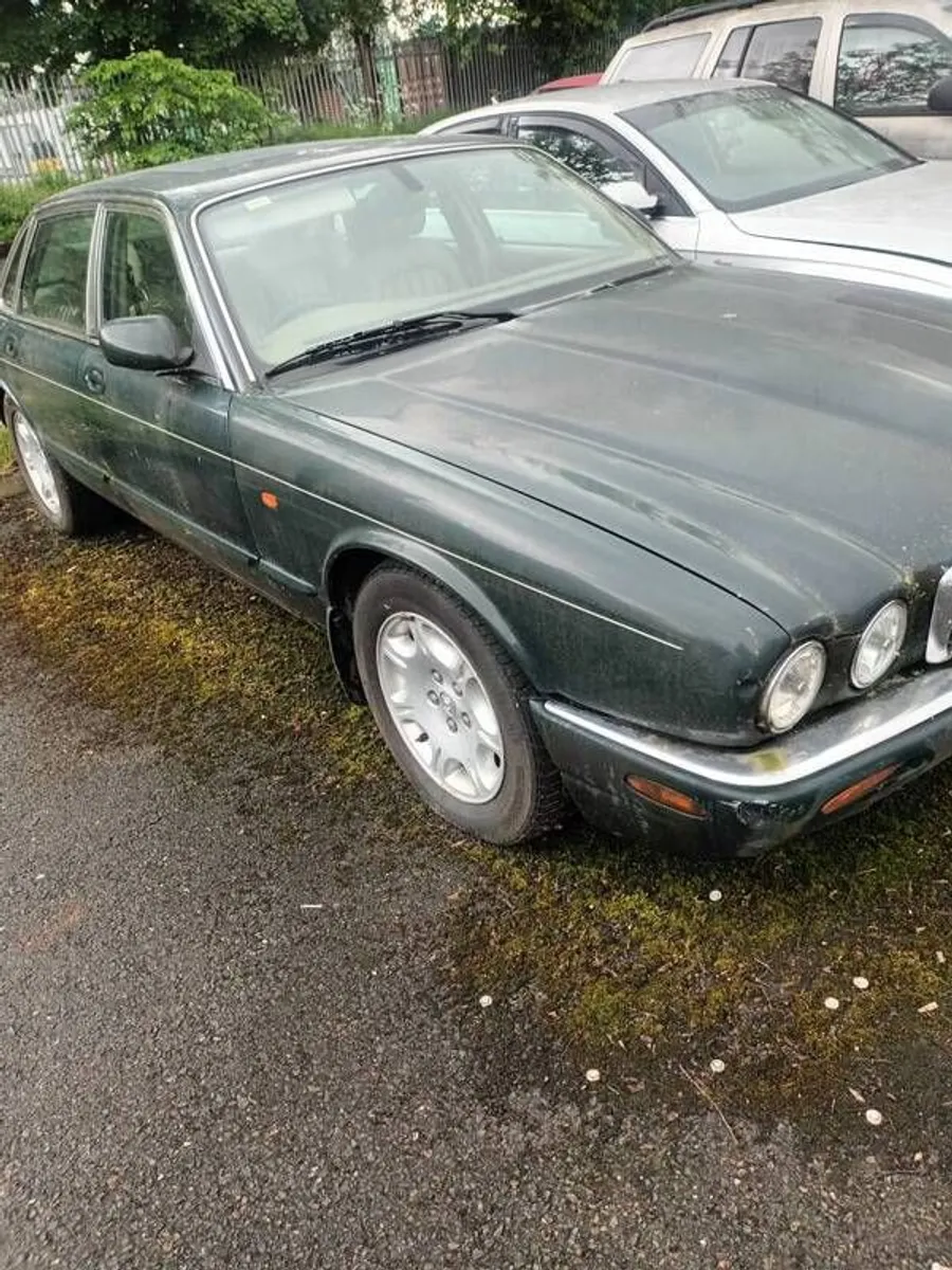 2000 Jaguar xj8 - Image 1