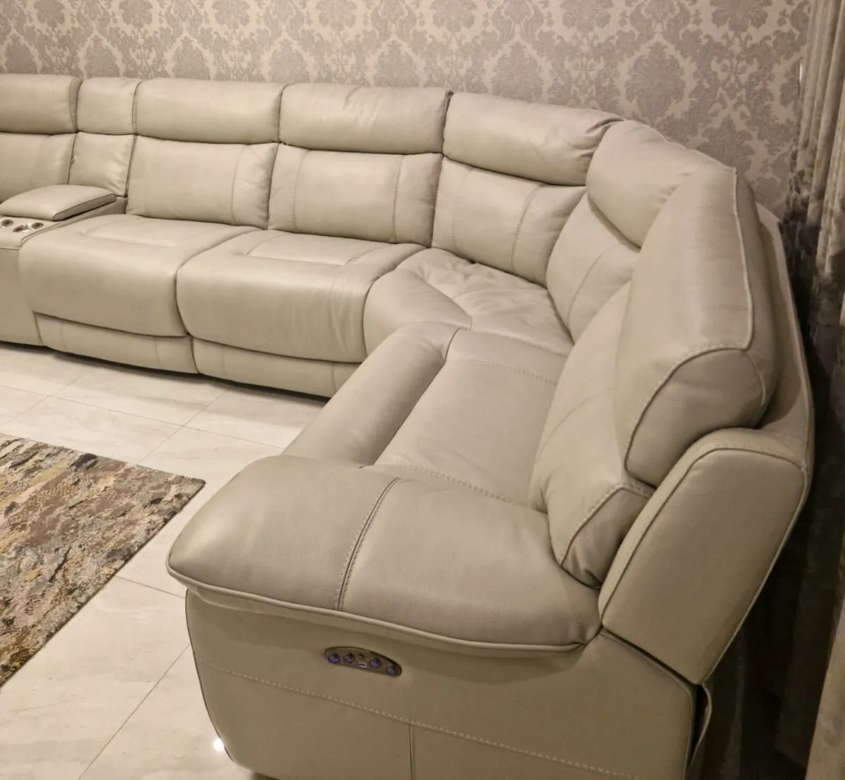 Sofa - Image 4