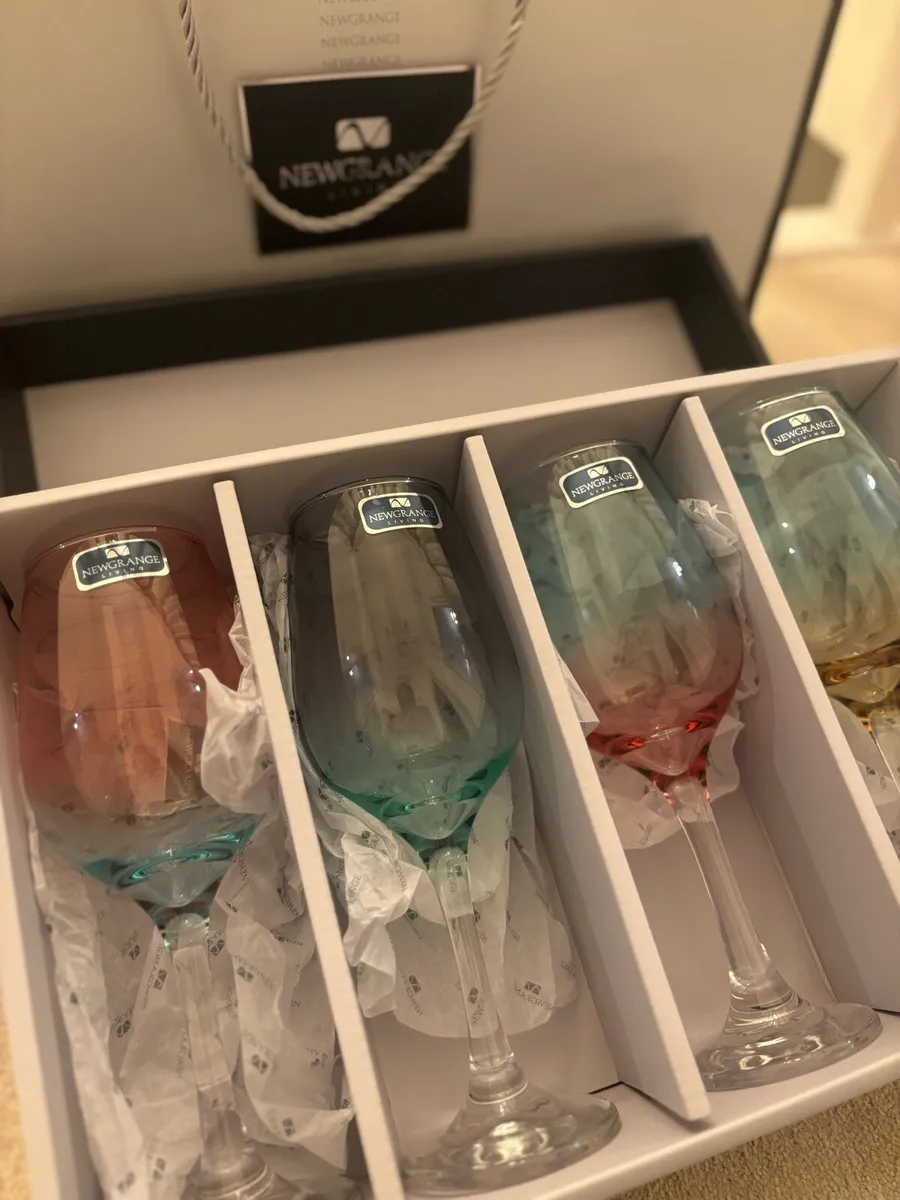 Brand new set of 4 wine glasses - Image 2