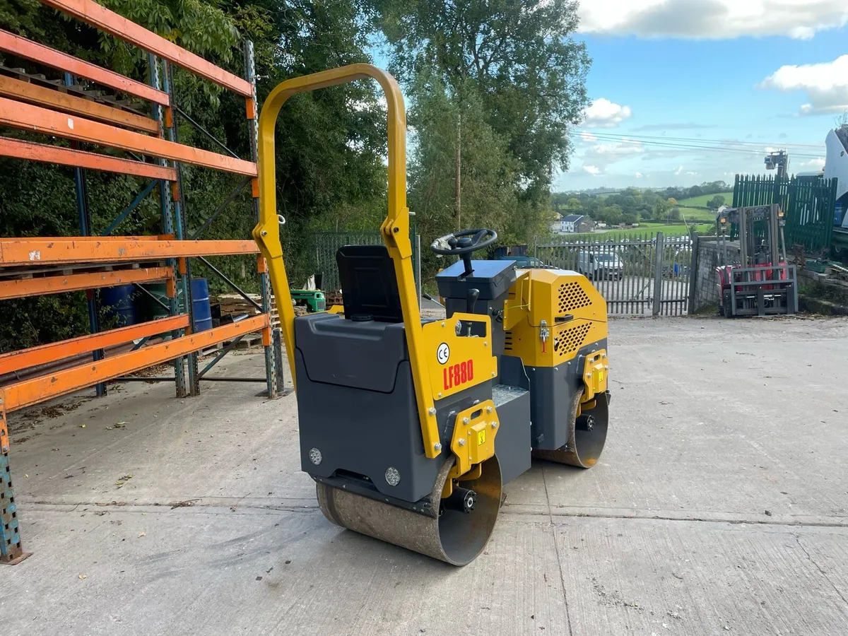 NEW DOUBLE DRUM VIBRATING ROLLER LUGONG LF88 BOMAG - Image 4