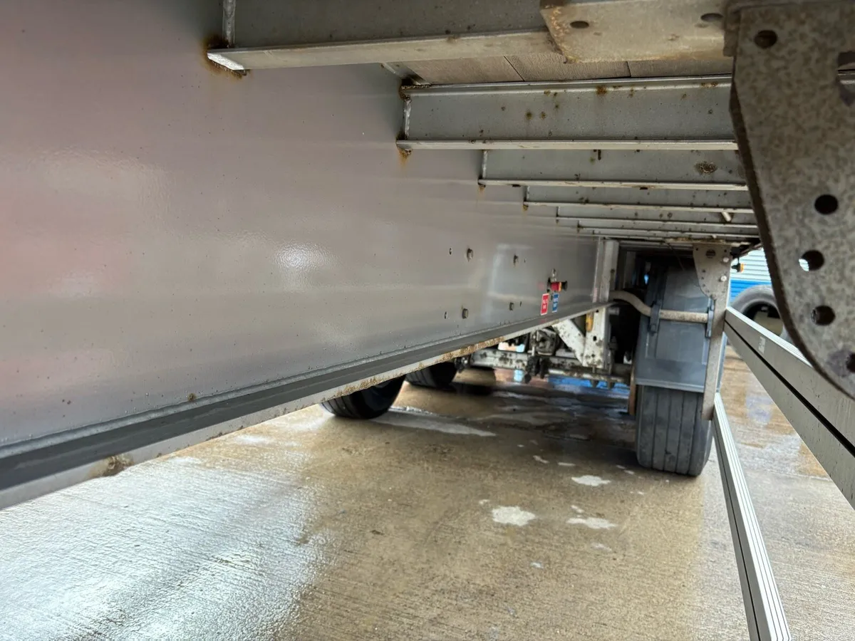 2015 Dennison 4.3MT Curtainside Trailer BPW Drums - Image 4