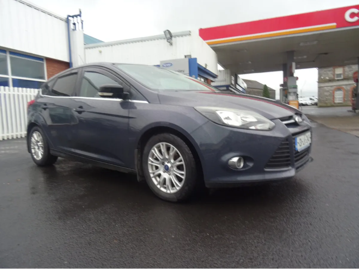 Ford Focus 1.0 ECOBOOST ZETEC 125PS 5DR - Image 1