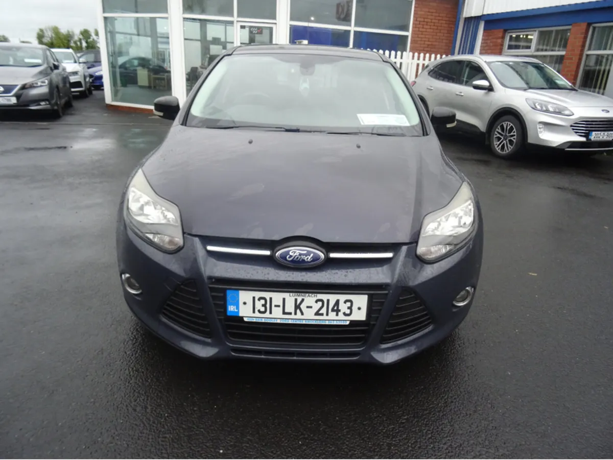 Ford Focus 1.0 ECOBOOST ZETEC 125PS 5DR - Image 2