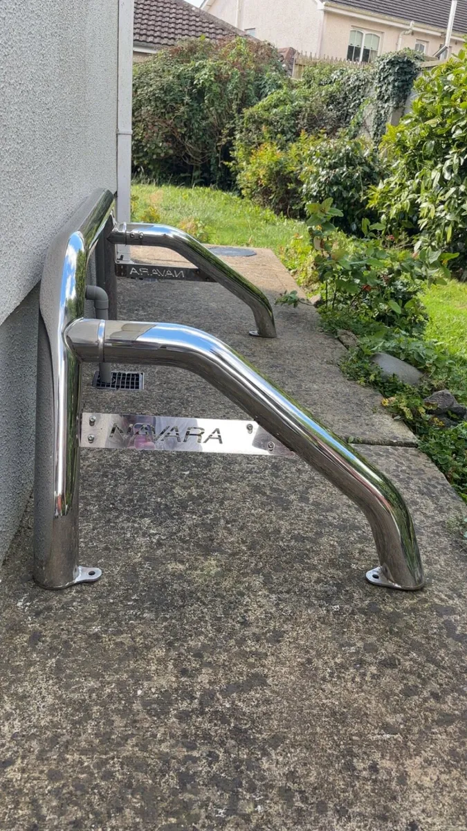 Nissan navara roll bar. 4x4 accessory