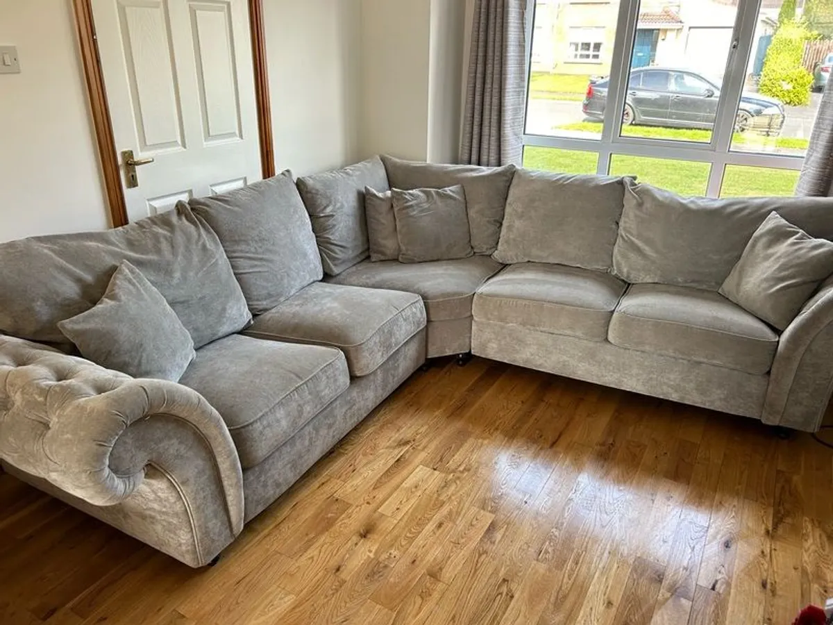 8ft x 8ft Corner Couch - Image 1