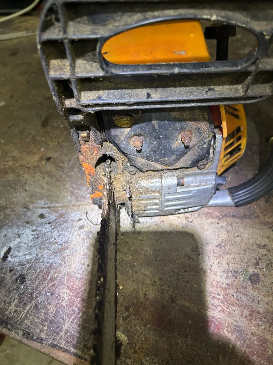 Chain saw - Image 4