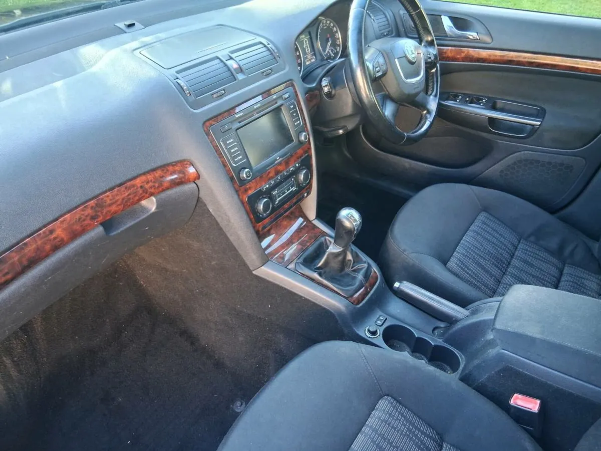 10 Octavia 1.6TDi Elegance NCT 10/26 Tax05/26 269k - Image 3