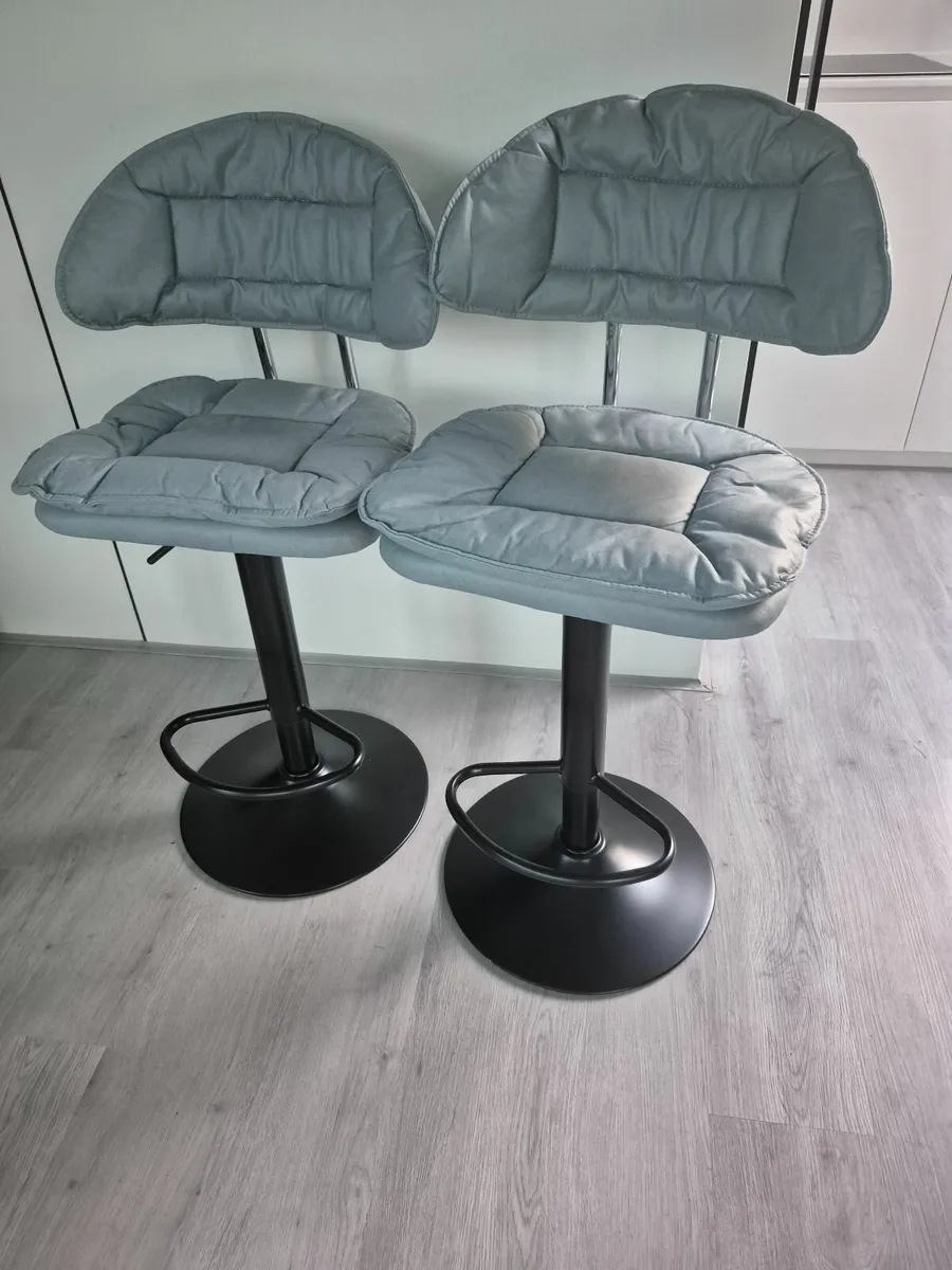 Bar stools - Image 1