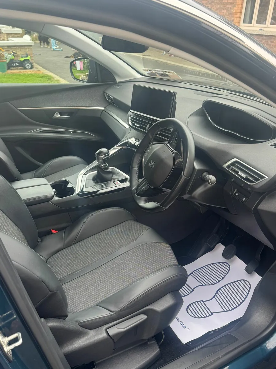 Peugeot 3008 1.5 - Image 4