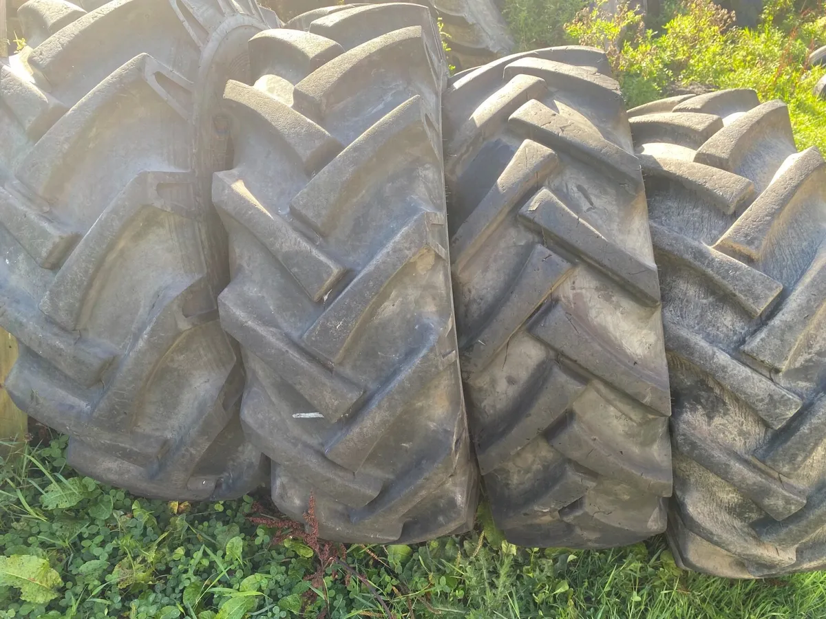 TELEHANDLER SHOVEL TYRES15.5/80X24(400/80x24)16PLY - Image 3