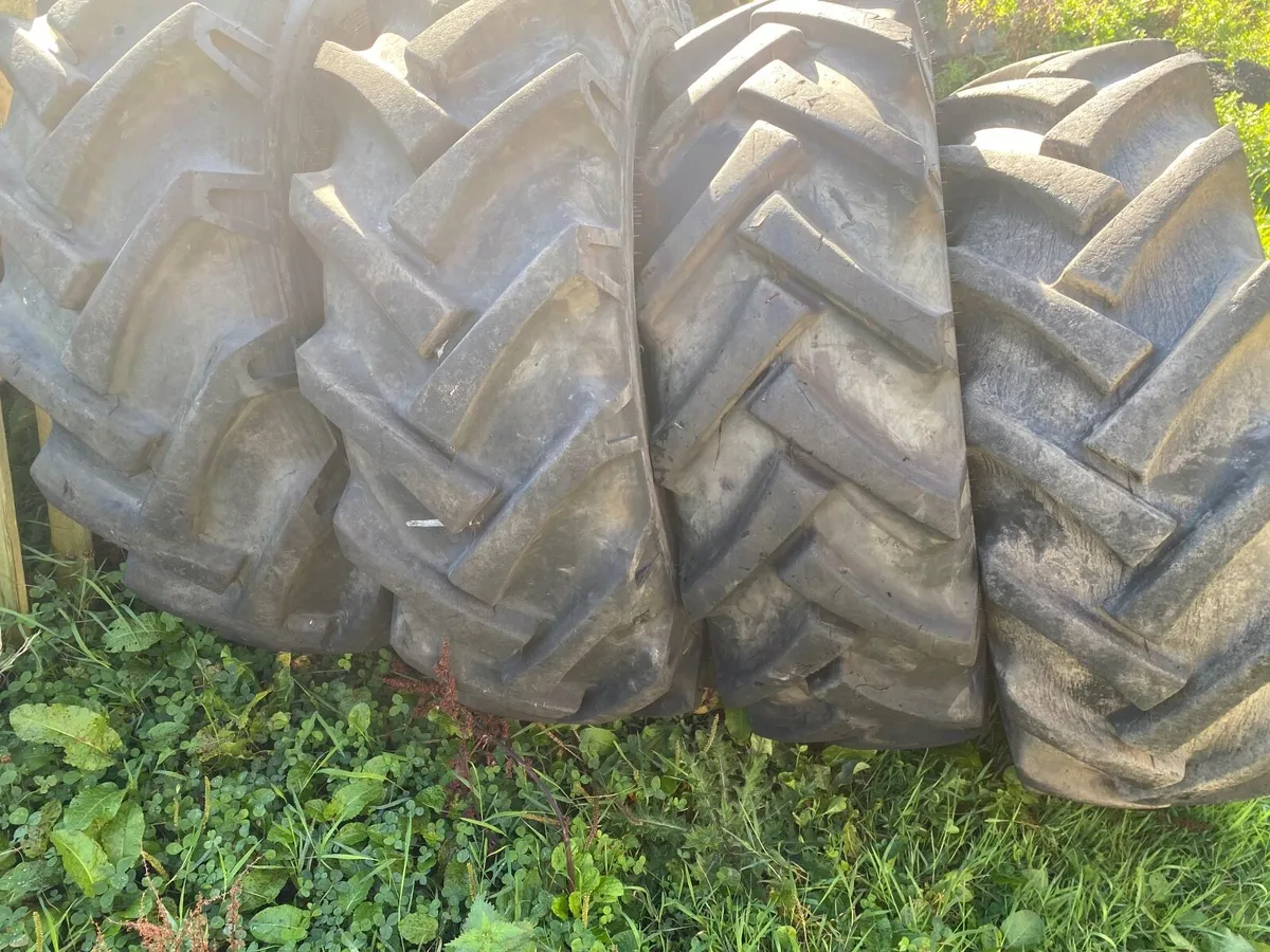 TELEHANDLER SHOVEL TYRES15.5/80X24(400/80x24)16PLY - Image 4
