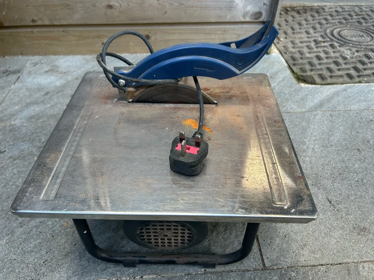 Tile cutter . Tool - Image 2