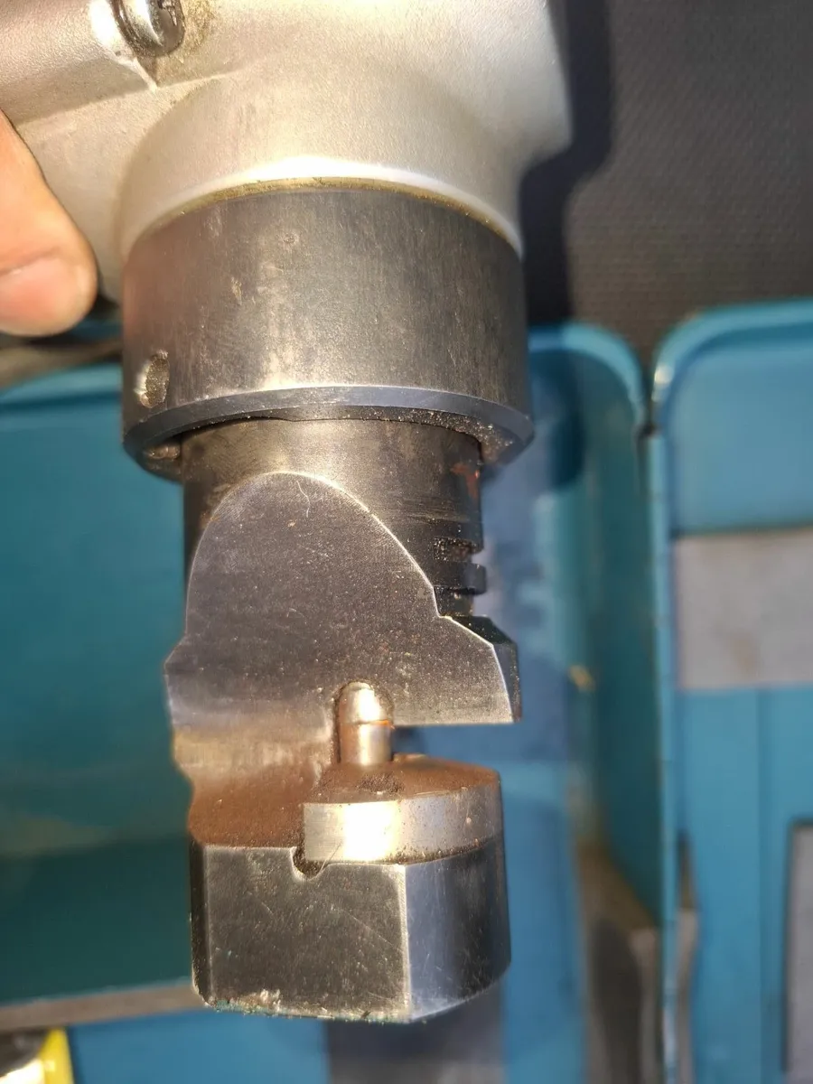 MAKITA NIBBLER(steel 3.2mm). - Image 4