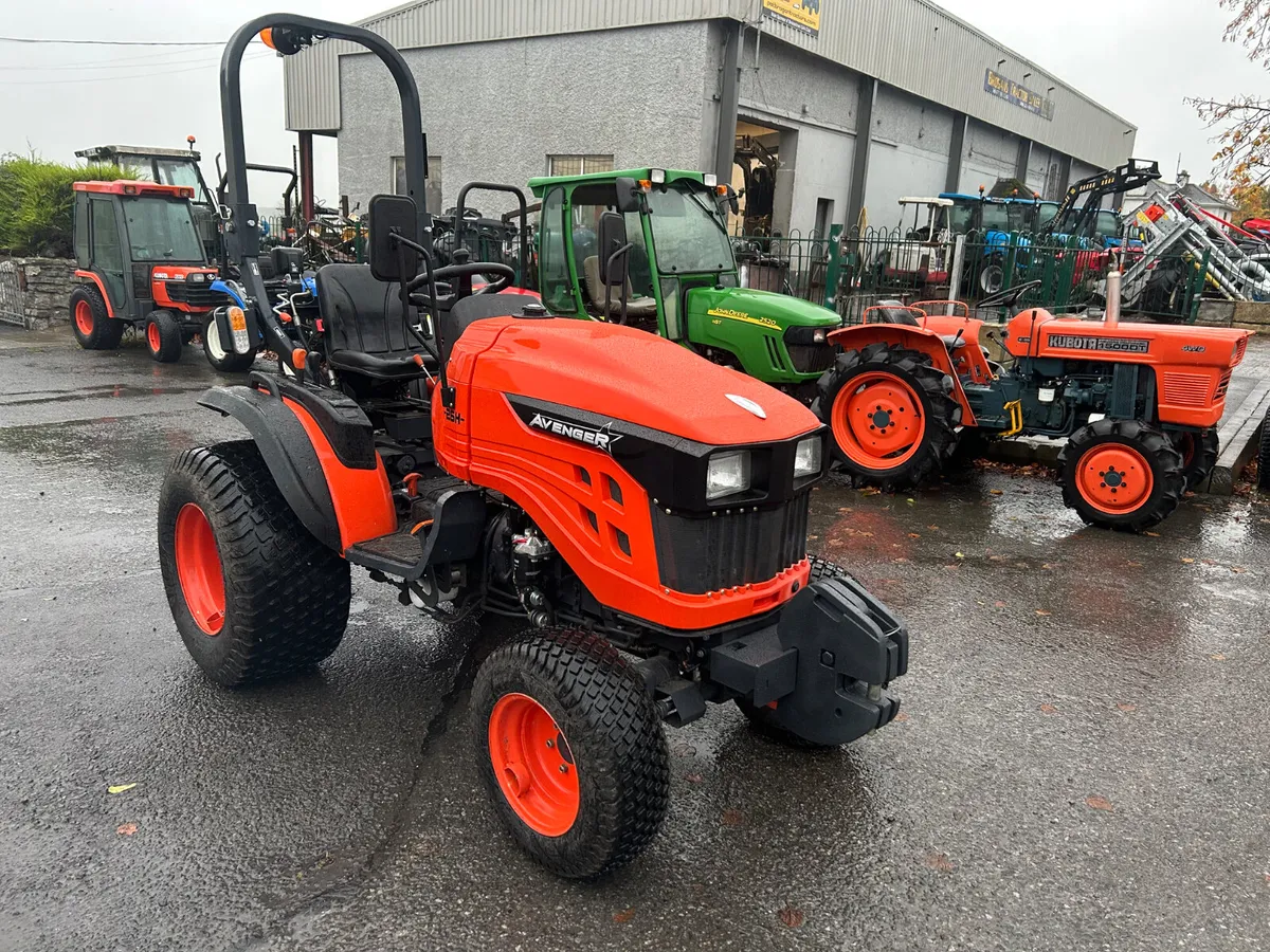 New Avenger 26 HST Compact Tractor - Image 1