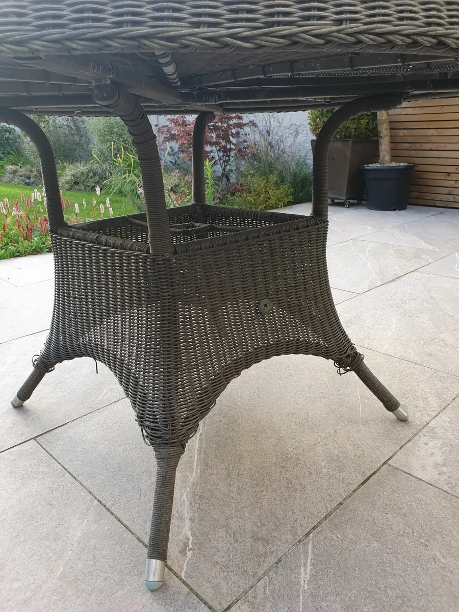 Garden table - Image 3