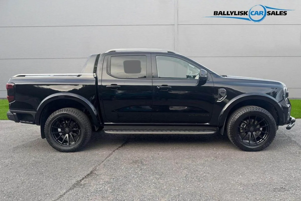 Ford Ranger 2.0 Diesel Auto Wildtrak in Black Wit - Image 3