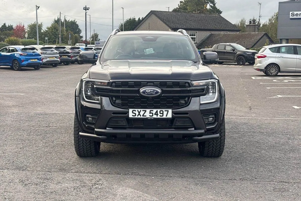 Ford Ranger 2.0 Diesel Auto Wildtrak in Black Wit - Image 4