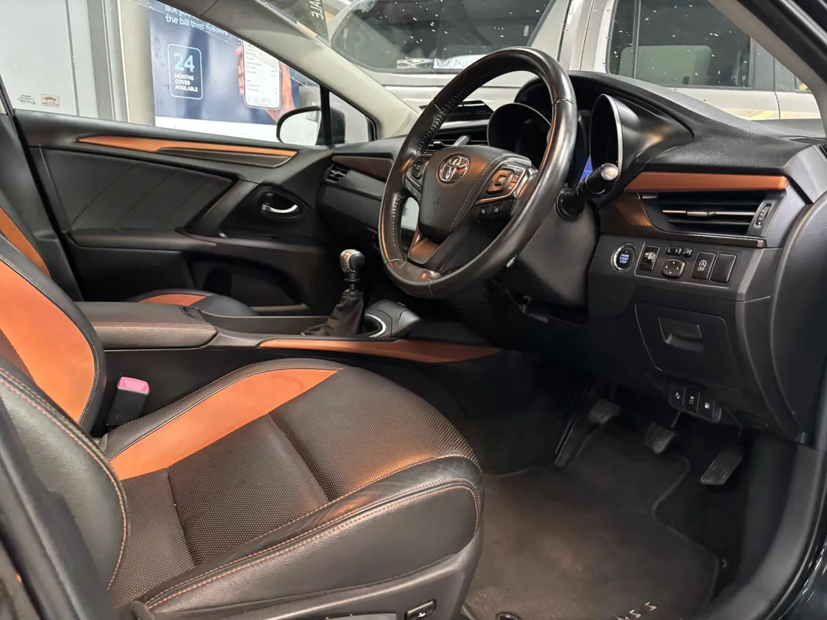 Toyota Avensis 2016.  2.0D4D.   SOL - Image 4