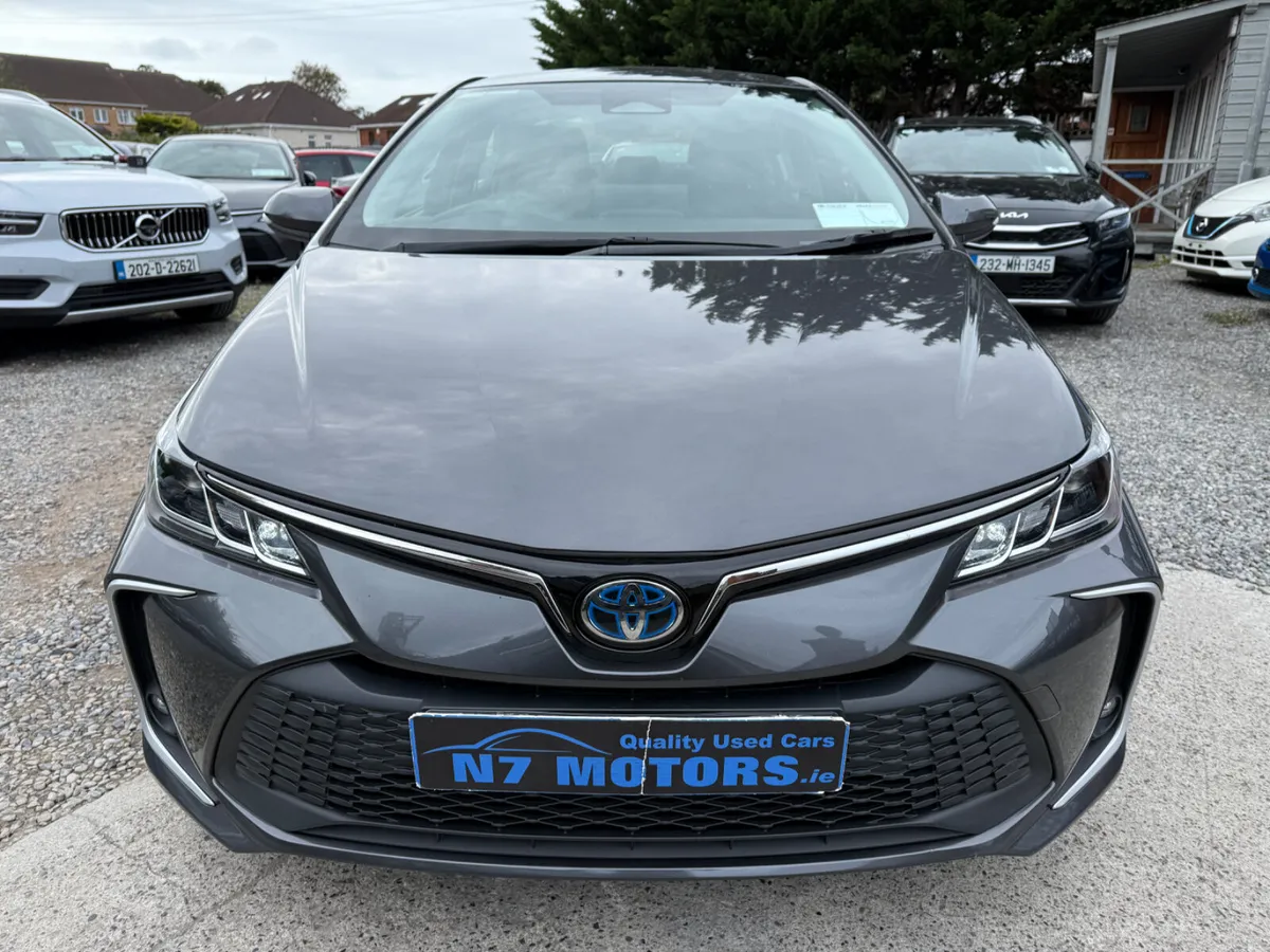 2024 Toyota Corolla  1.8 LUNA HYBRID AUTO - Image 3