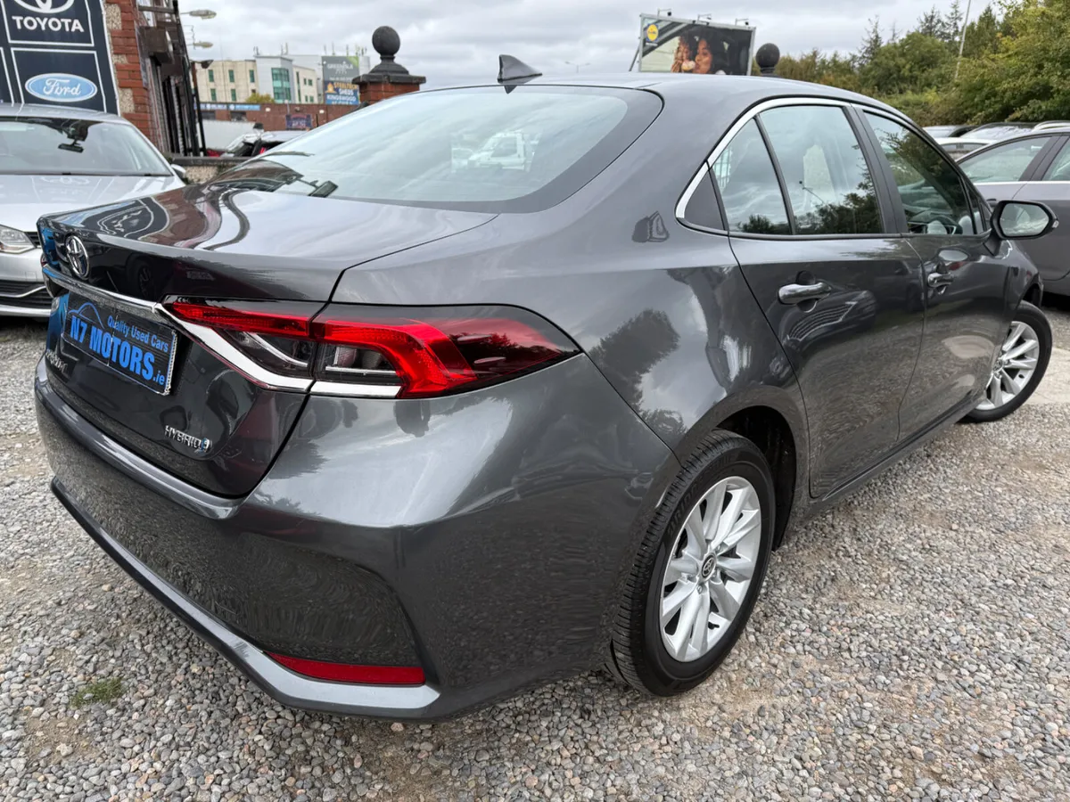 2024 Toyota Corolla  1.8 LUNA HYBRID AUTO - Image 4