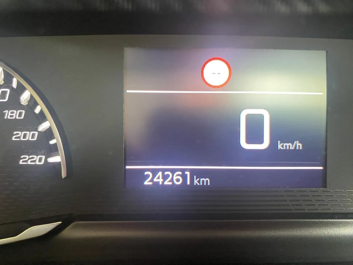 Peugeot 208 2023 - Image 2