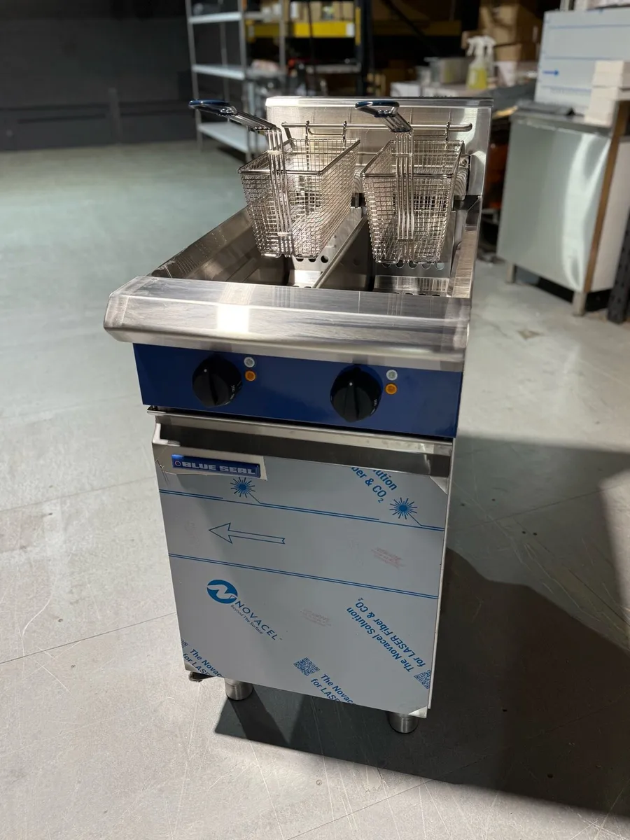 New Blue Seal Single Tank Fryers - Image 3