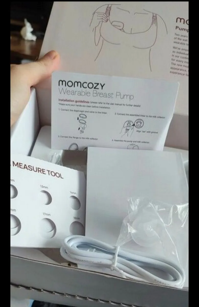 Double breast pump and storage bottles - Image 3