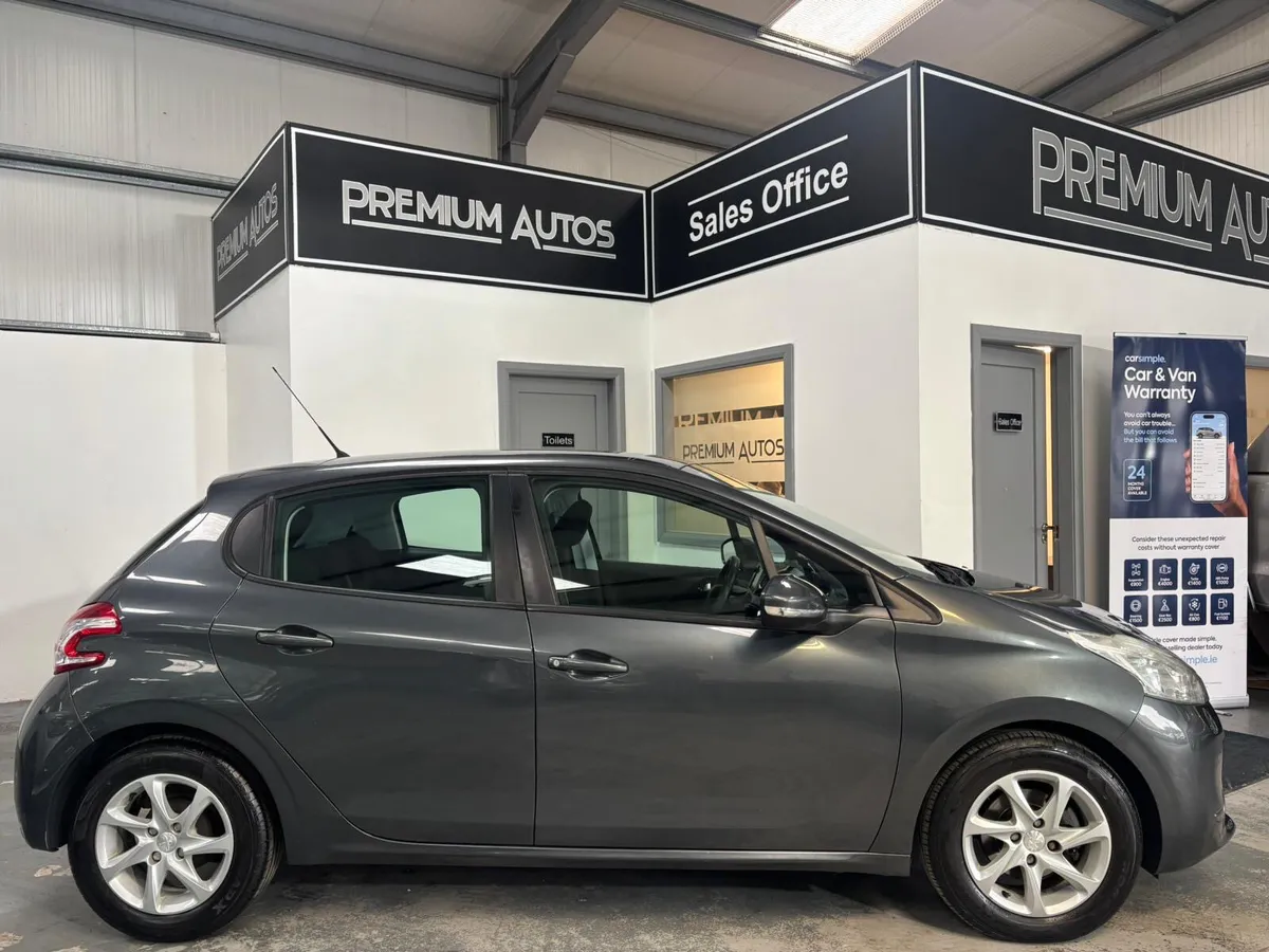 Peugeot 208 2015. 1.0. VTI  ACTIVE - Image 2