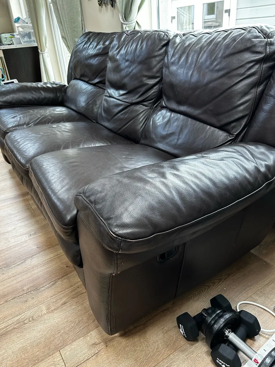 3+1 seater brown leather recliner couch - Image 2