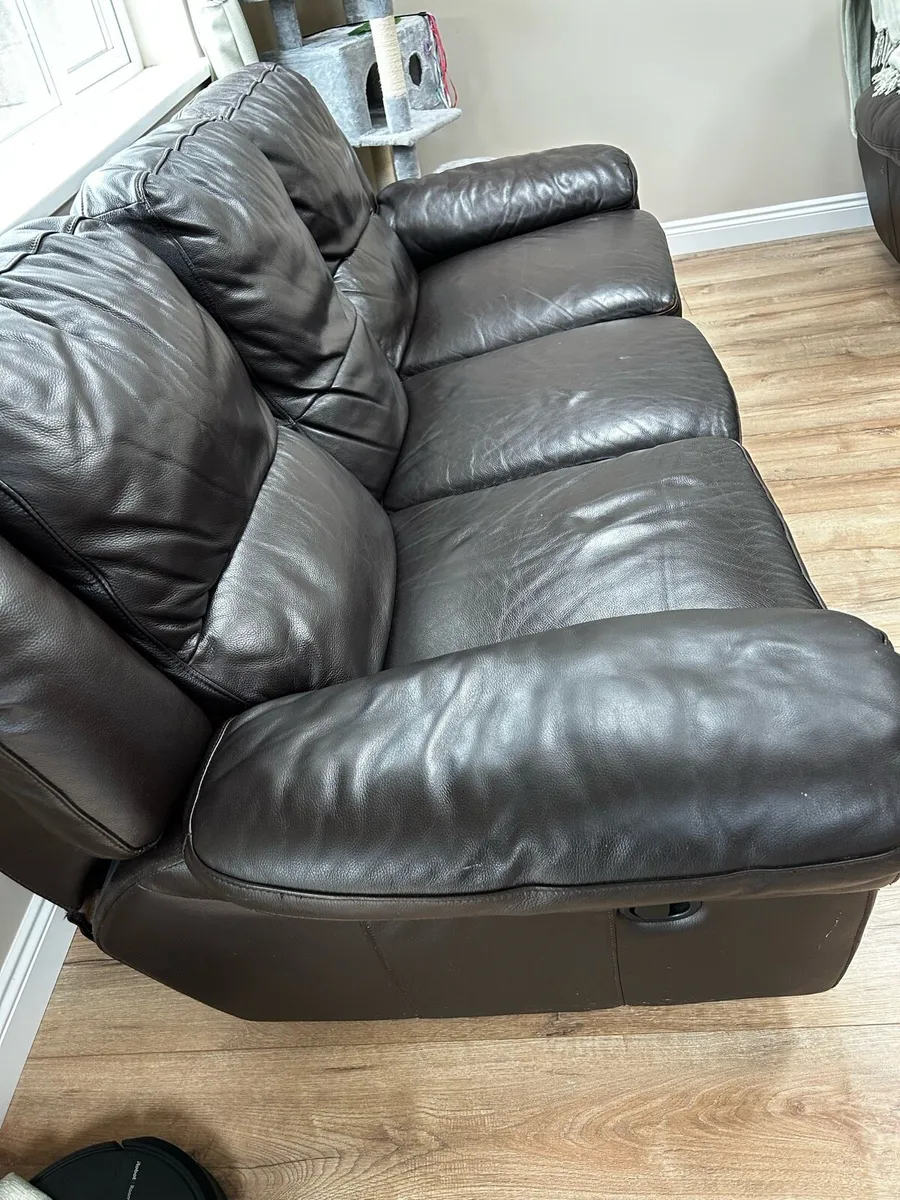 3+1 seater brown leather recliner couch - Image 3