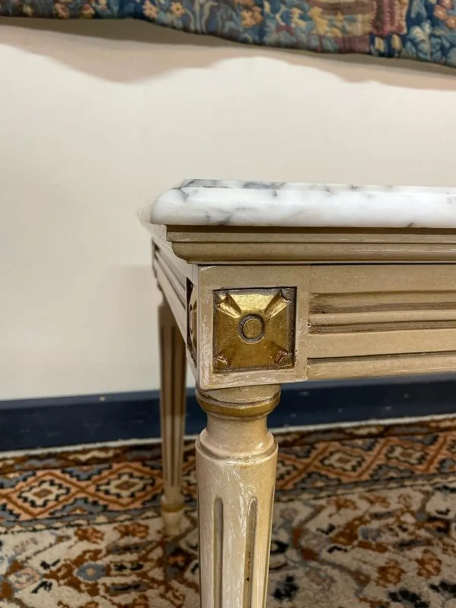 Neoclassical Parcel and Gilt Wood Marble Top Coffee Table - Image 2