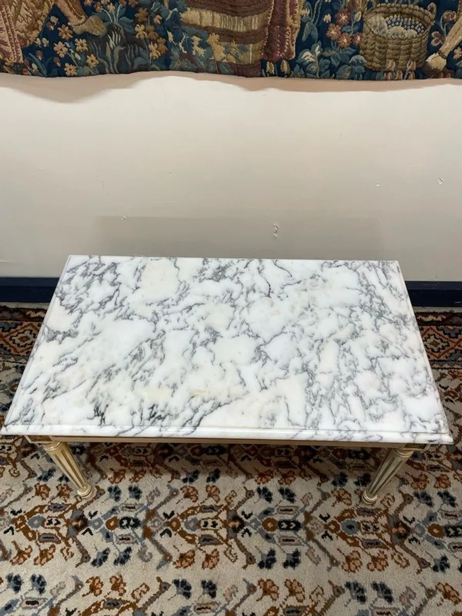 Neoclassical Parcel and Gilt Wood Marble Top Coffee Table - Image 3