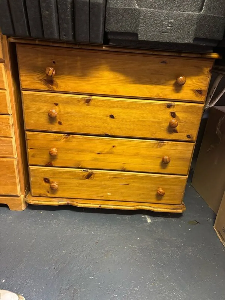 4 Drawer Pine Chest Drawers - Image 1