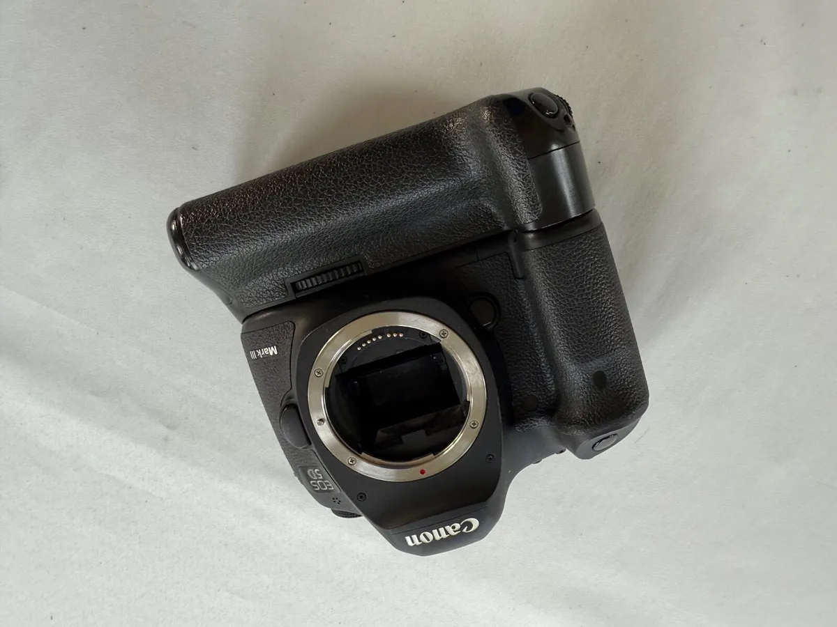 Canon 5D MarkIII - Image 1