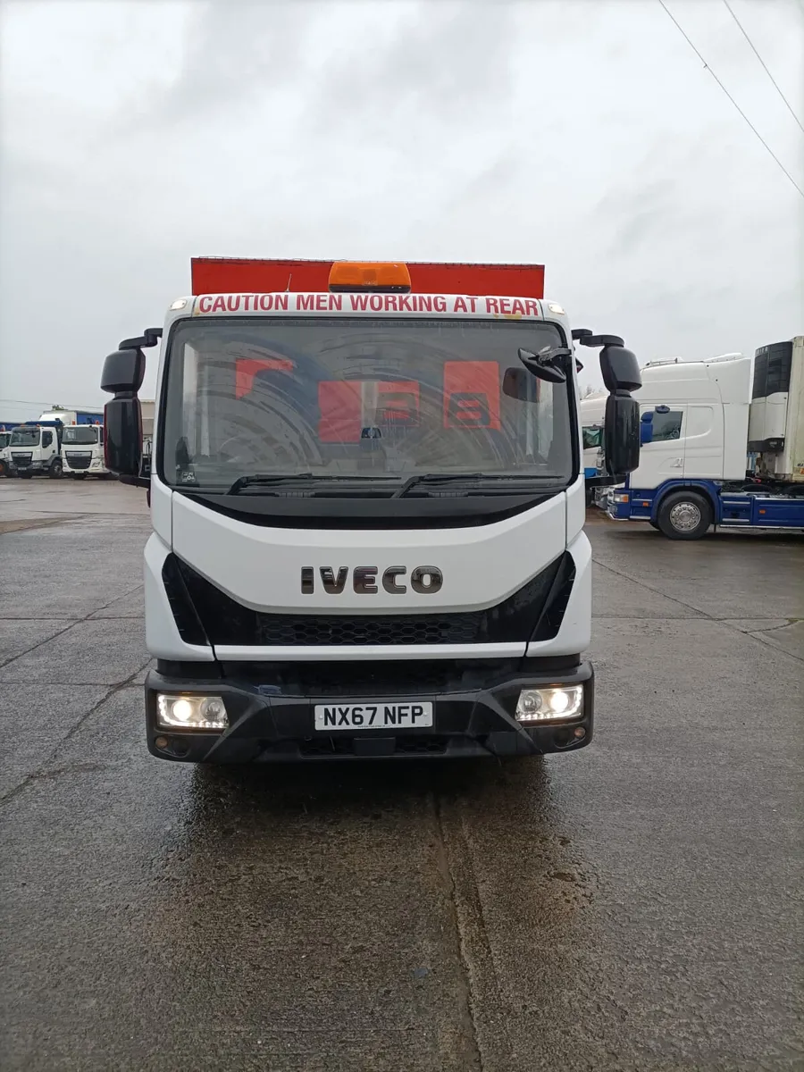 2017 Iveco 7.5 ton steel bulk tipper Barn doors - Image 4