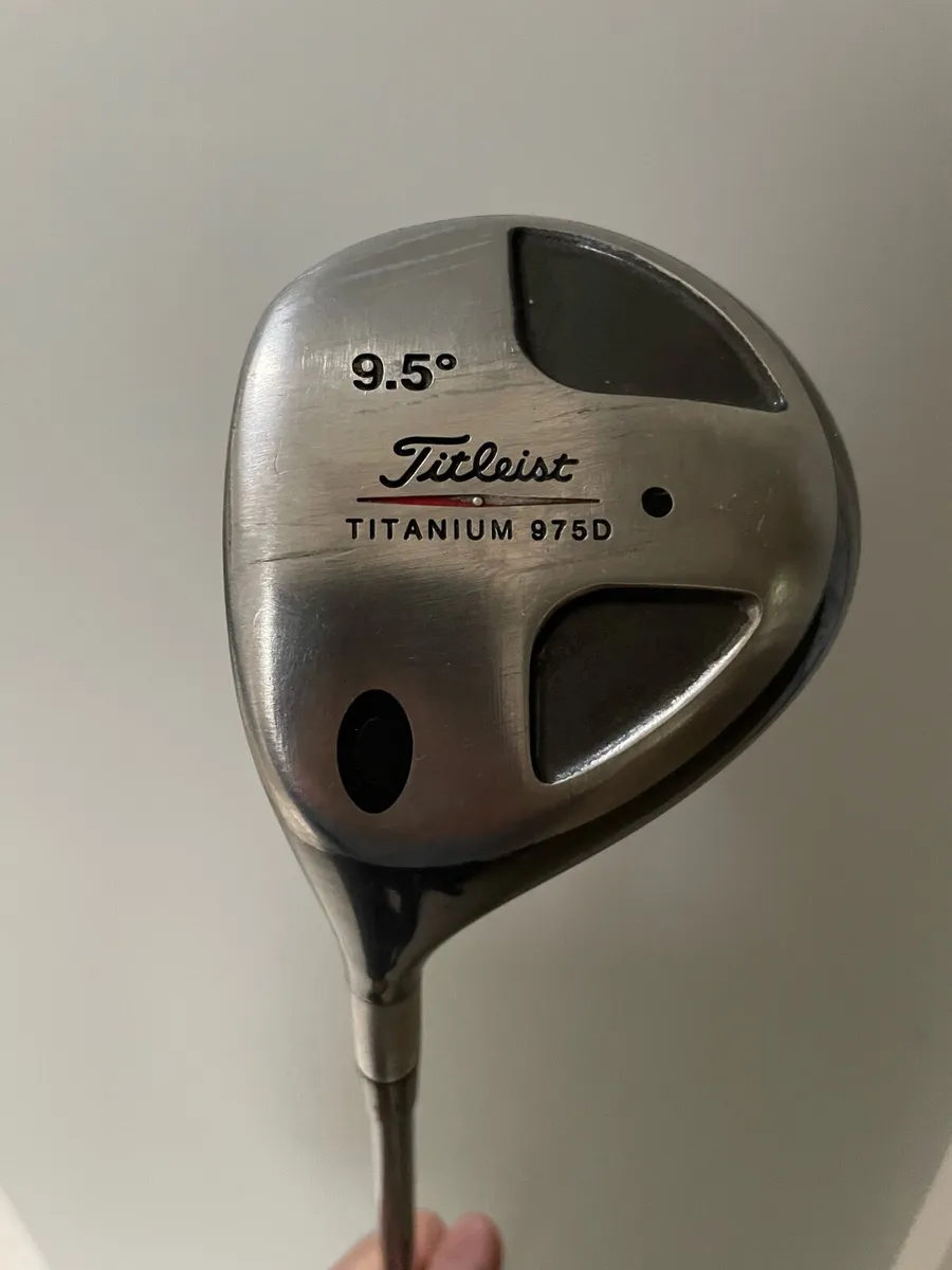 Titleist 975J Driver Left hand w/cover - Image 1