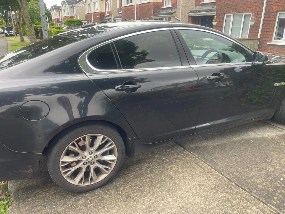 Jaguar XF 2012 - Image 4