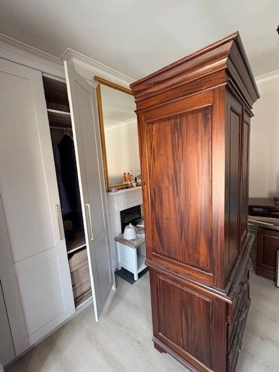 Wardrobe - Image 2