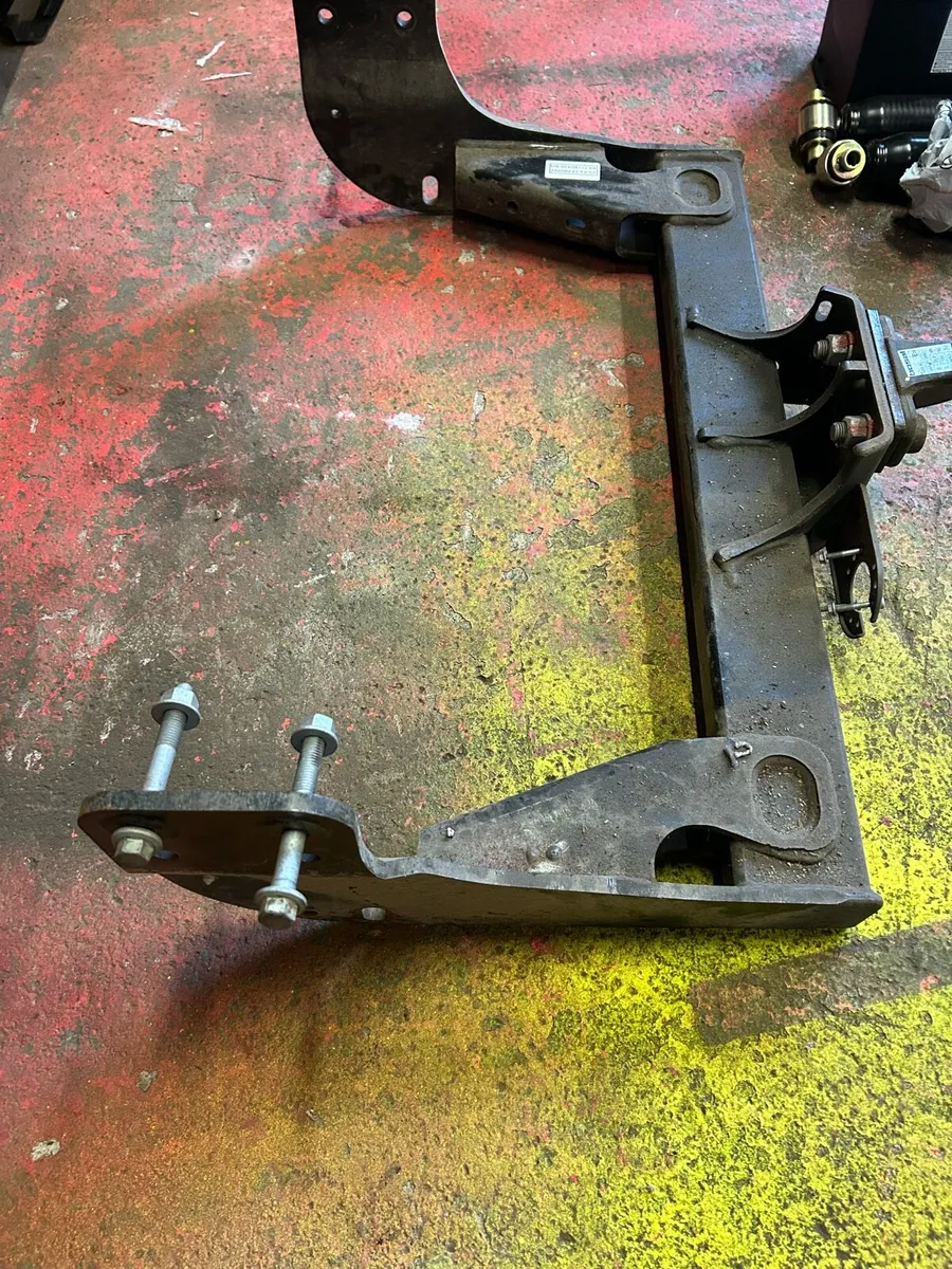 Tow bar ford transit custom 2016-2023 - Image 1