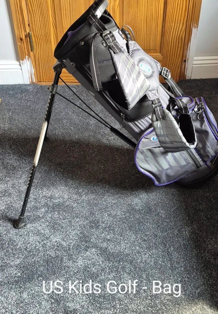 Kids Golf Clubs and Golf Bag - Image 2