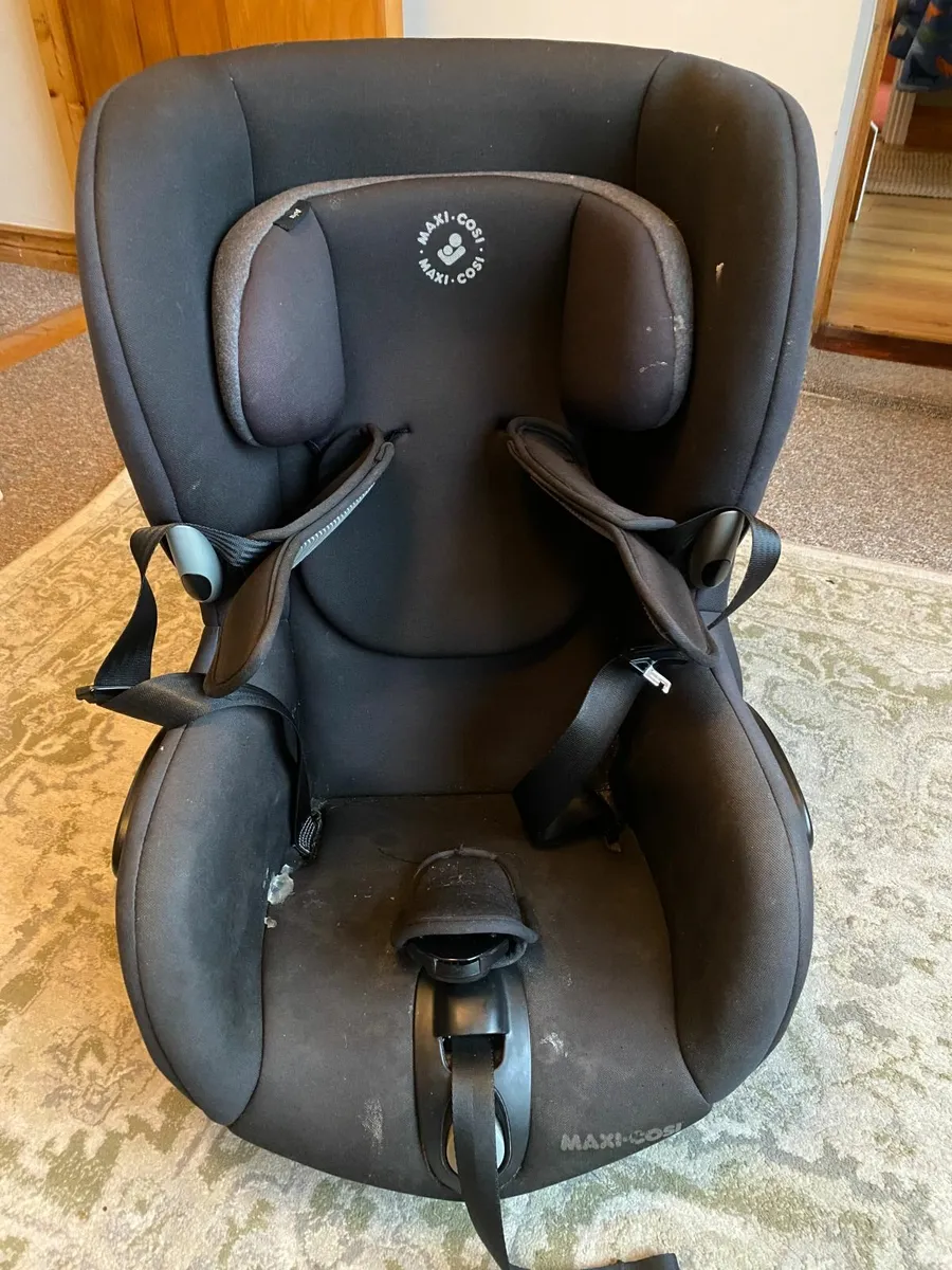Maxi Cosi car seat - Image 1