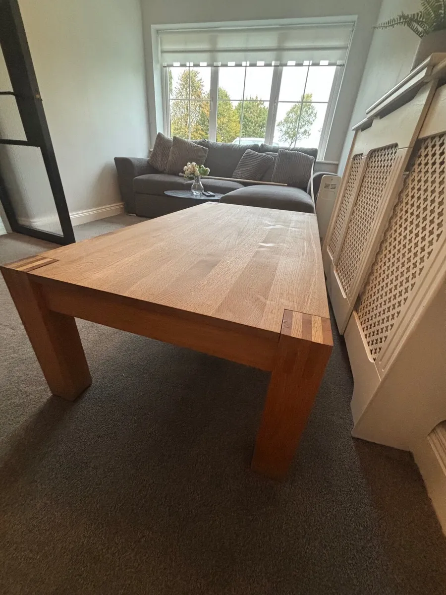 Beautiful Coffee table - Image 2