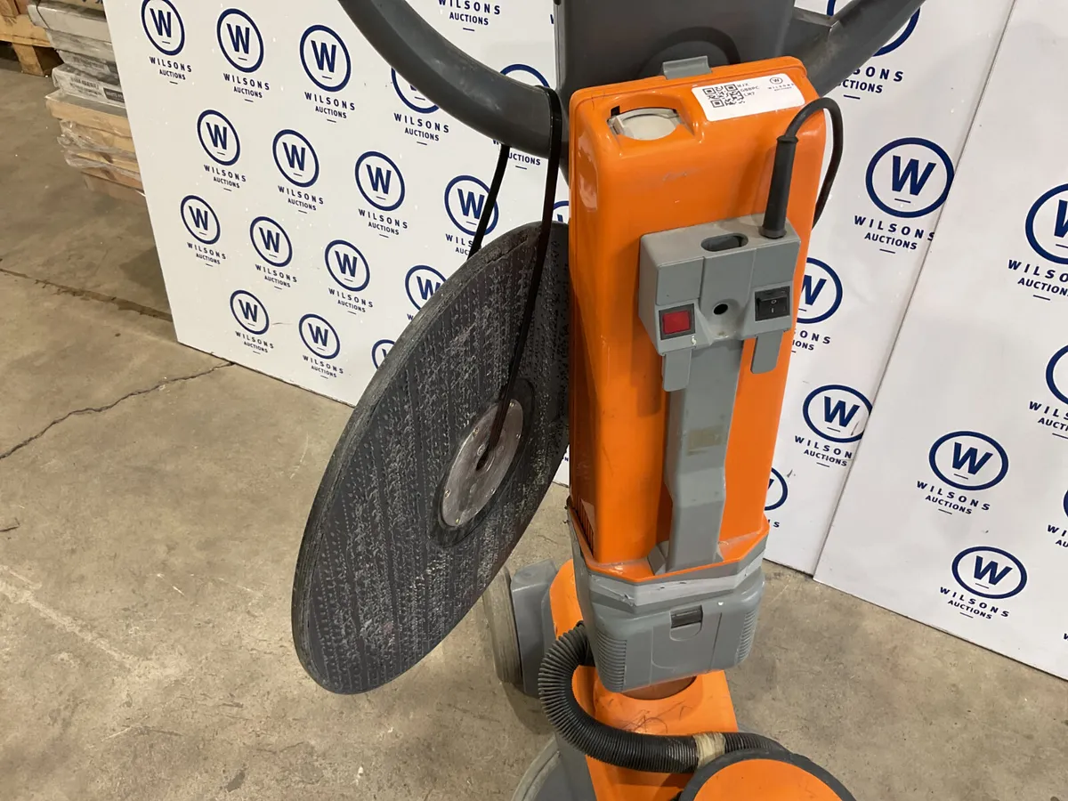 Taski Ergodisc 400 220v Floor Buffer For Auction - Image 2