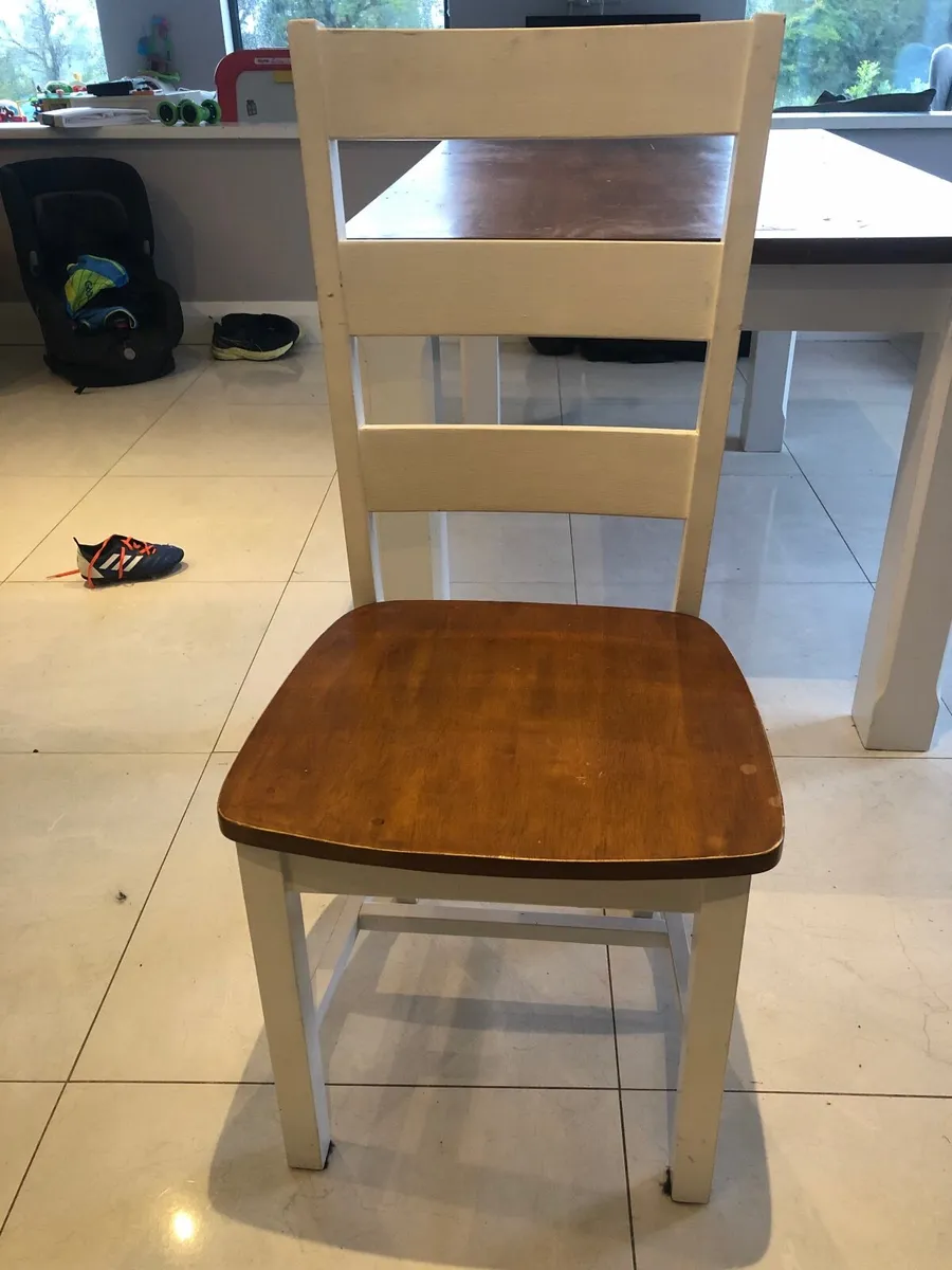 Kitchen table and chairs - Image 3
