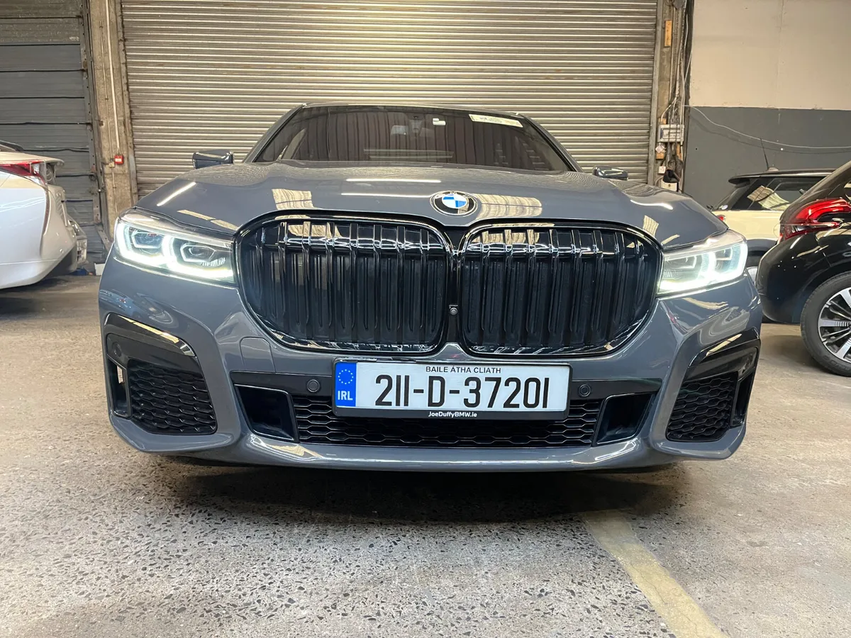 BMW 7-Series 2021 M Sport plug-in hybrid - Image 3