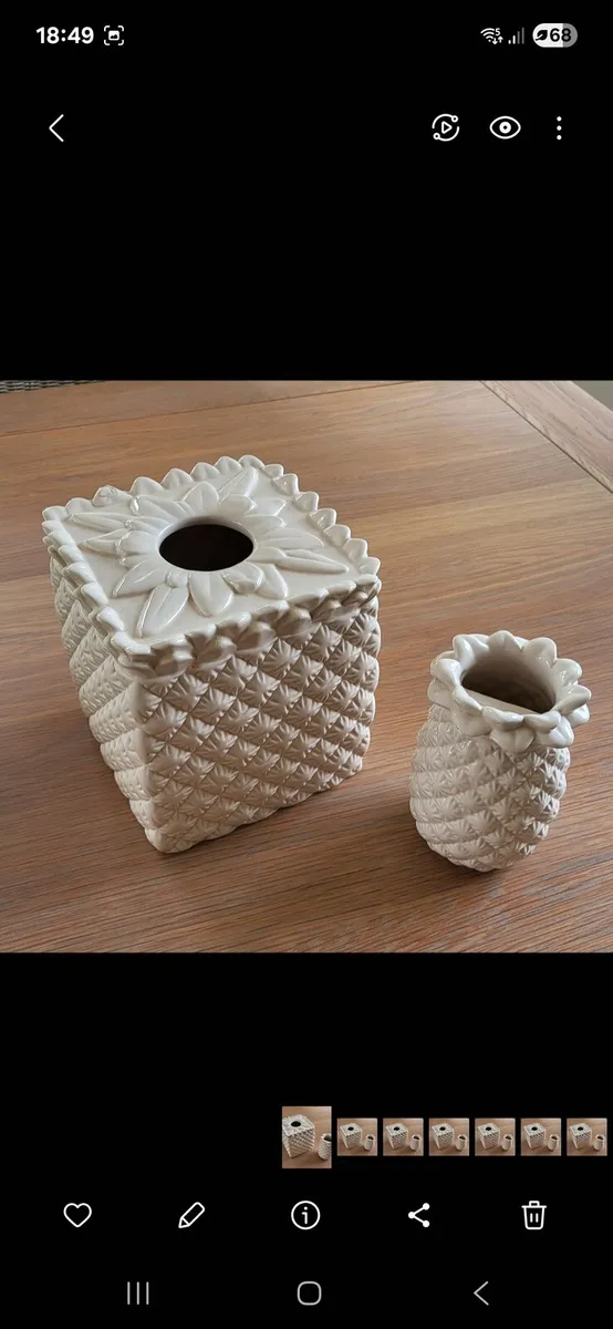 Tommy Bahama tissue box & toothbrush holder