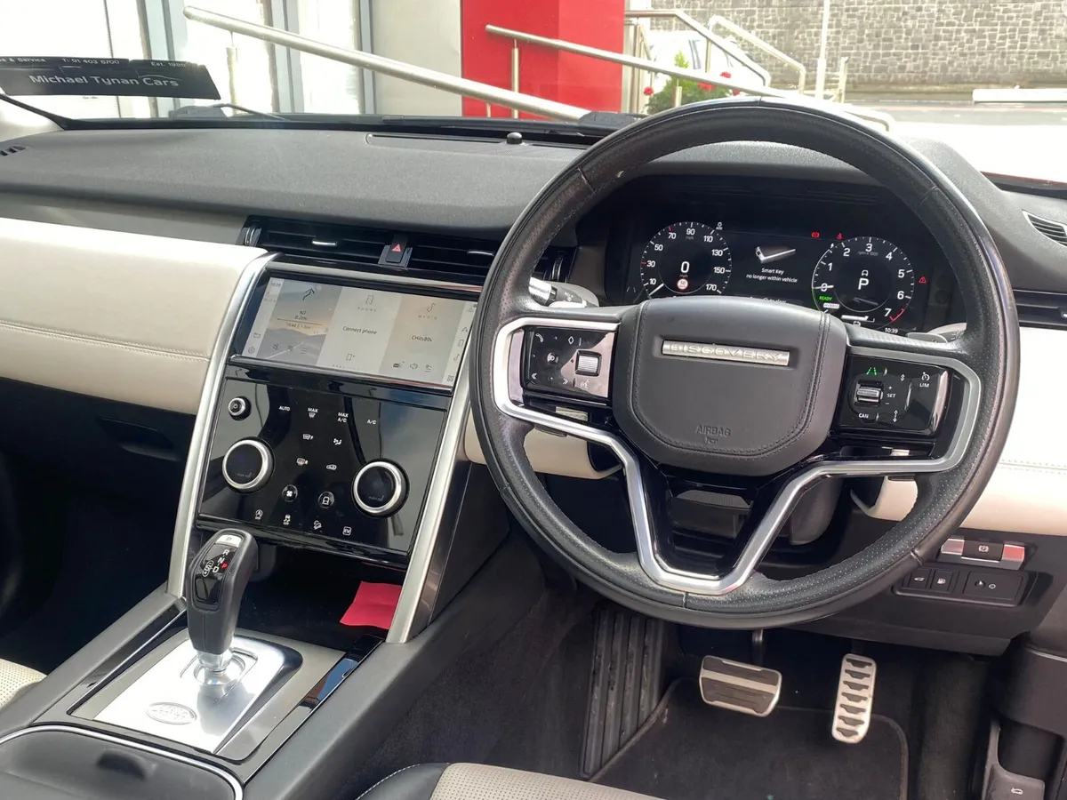 Land Rover Discovery Sport R-DYNAMIC HSE - Image 3